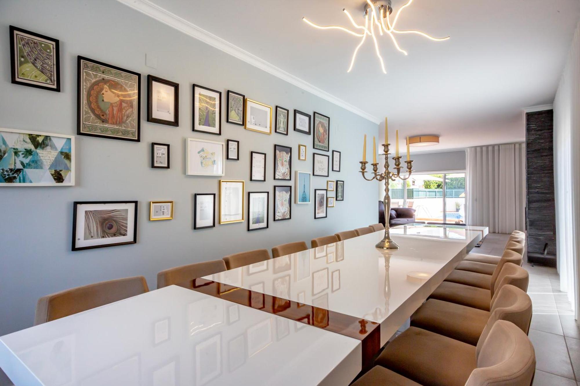 Spacious House With Pool Vakantiehuis *